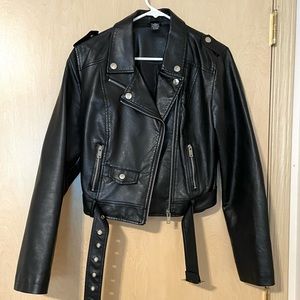 SOLD Faux Leather Cropped Moto Jacket Black Size M Rue21